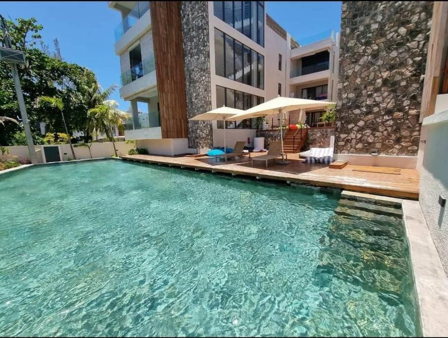 Penthouse Vue Sur Mer 200M2 Pereybere Beach Exterior photo