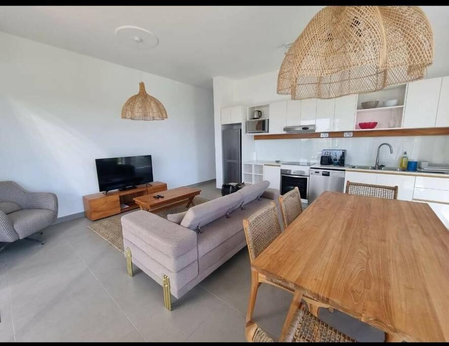 Penthouse Vue Sur Mer 200M2 Pereybere Beach Exterior photo